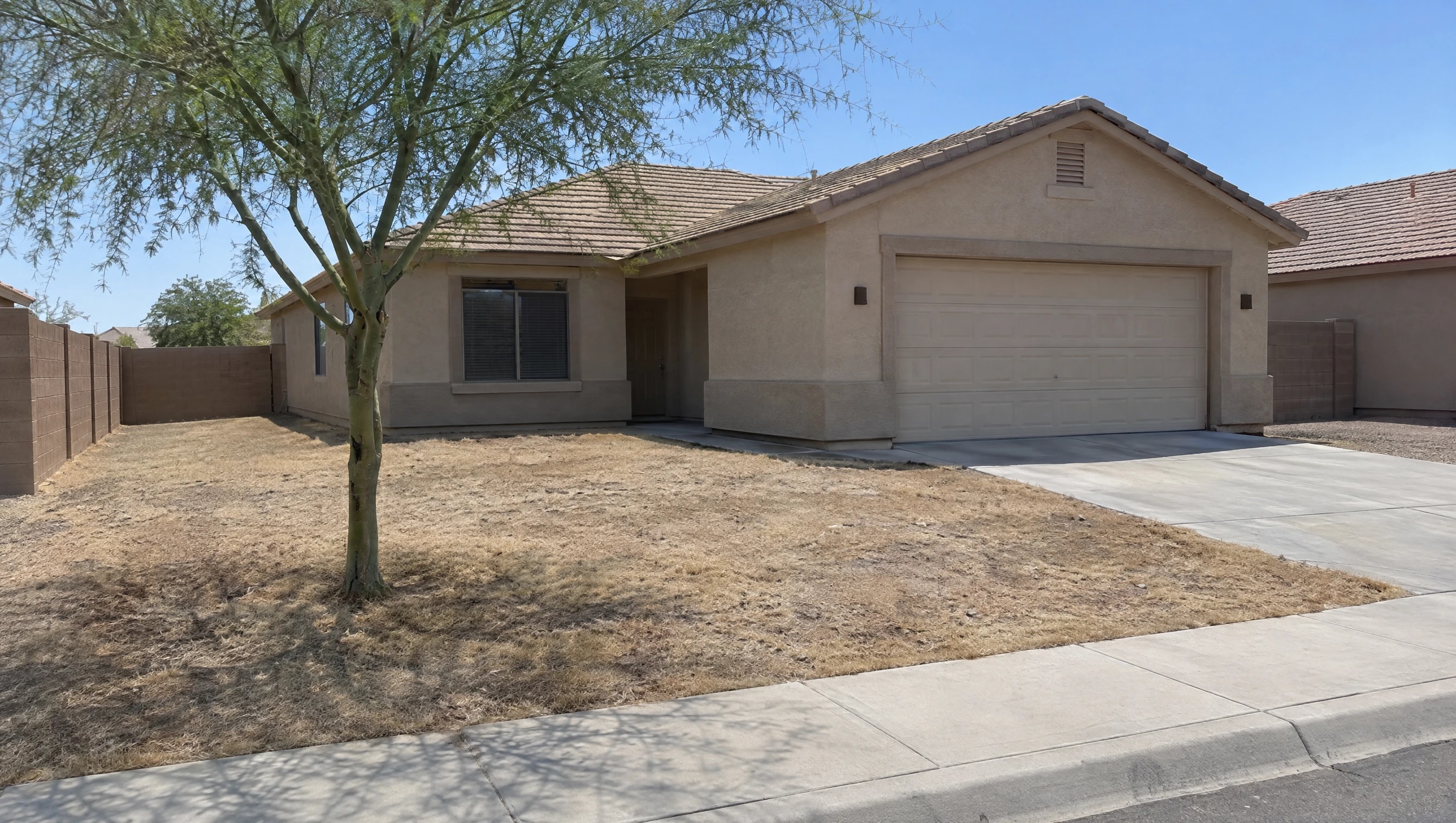 Before: Mesa front yard, dry lawn replaced with artificial turf